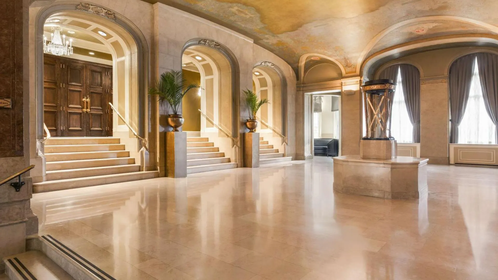 Fairmont Le Chateau Frontenac Квебек Канада